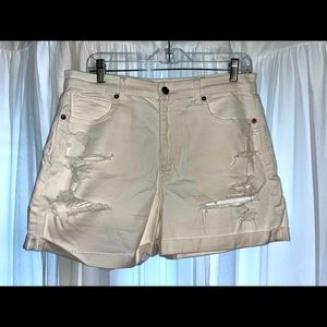 NWT American Eagle White Curvy Mom Shorts